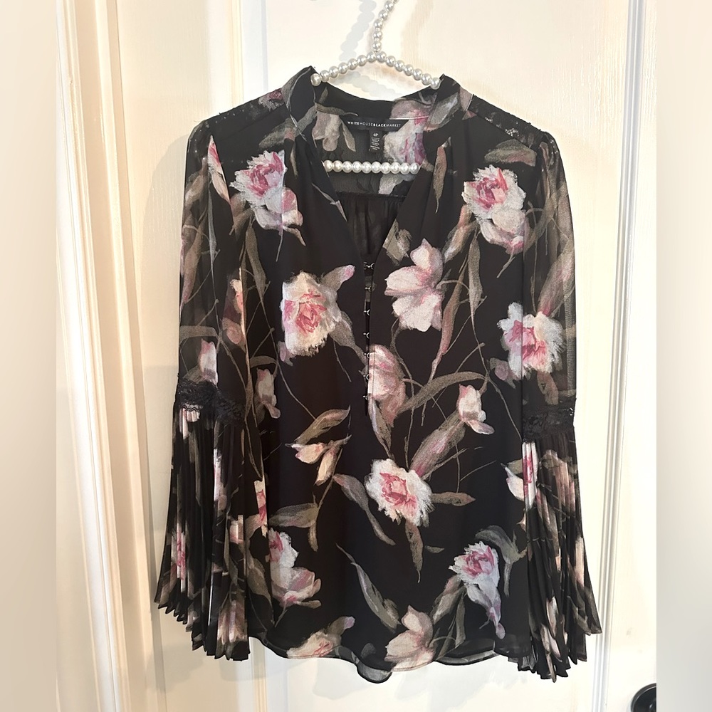 White House Black Market Flower Blouse - Size 4p